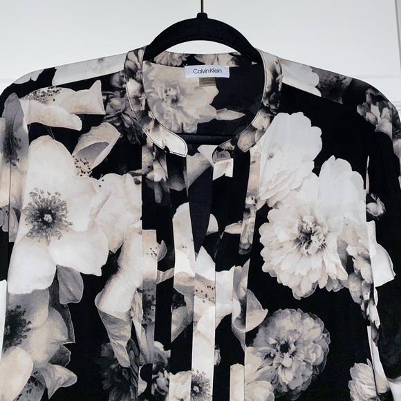 CALVIN KLEIN button down blouse - Picture 5 of 5